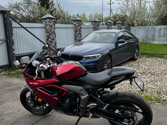 2024 Triumph Daytona 660, красный - вид 4