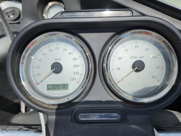 2008 Harley-Davidson CVO Road Glide, серебристый, 700000 рублей - вид 11