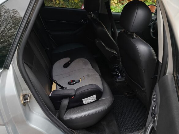 2004 Ford Focus I Рестайлинг, серебристый, 230000 рублей - вид 12