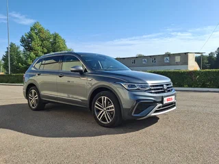 2023 Volkswagen Tiguan Allspace II Рестайлинг, серый, 4990000 рублей, вид 5