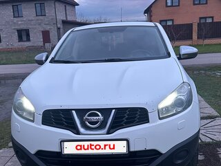 2013 Nissan Qashqai I Рестайлинг, белый, 1100000 рублей, вид 2