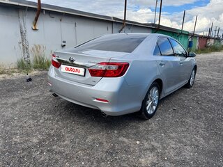 2013 Toyota Camry VII (XV50), серебристый, 1580000 рублей, вид 3