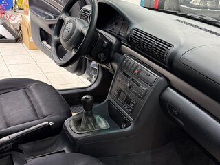 1998 Audi A4 I (B5), серебристый, 620000 рублей, вид 3