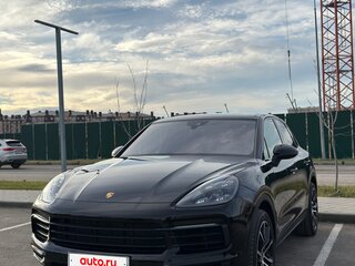 2019 Porsche Cayenne III, чёрный, 5900000 рублей, вид 3