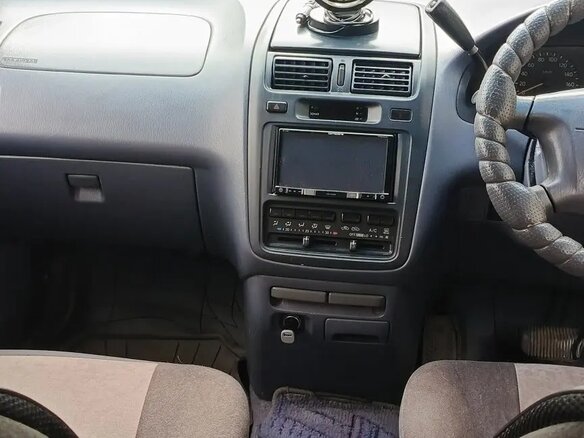 1997 Toyota Ipsum I (M10), белый - вид 2