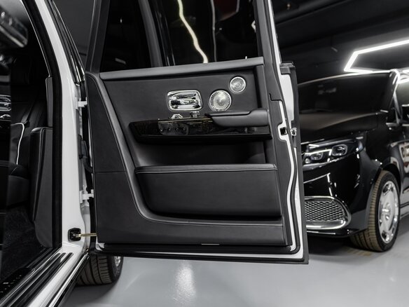 2019 Rolls-Royce Phantom VIII (Series I), белый, 37000000 рублей - вид 15