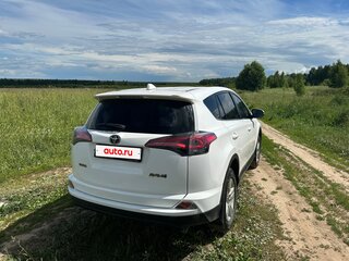 2017 Toyota RAV4 IV (XA40) Рестайлинг, белый, 2400000 рублей, вид 4