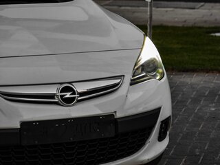 2012 Opel Astra GTC J Рестайлинг, белый, 650000 рублей, вид 4