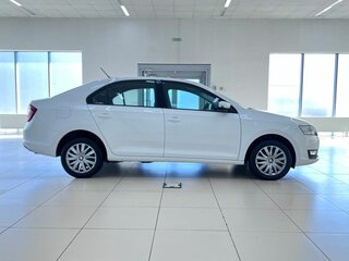 2019 Skoda Rapid I Рестайлинг, белый, 1450000 рублей, вид 4
