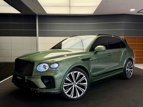 2021 Bentley Bentayga I Рестайлинг, зелёный, 24500000 рублей, вид 1