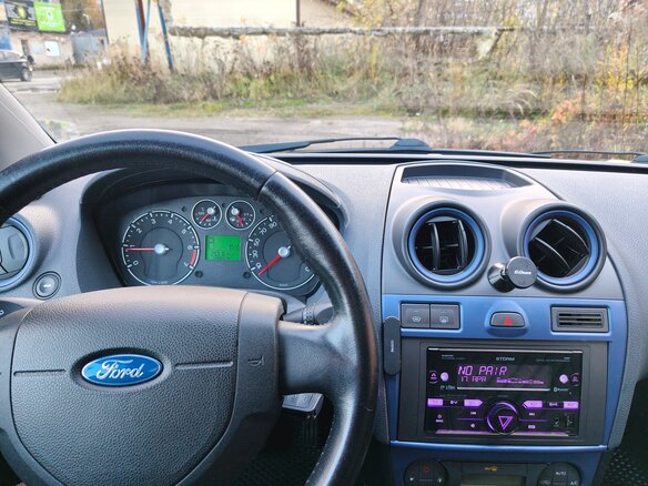 2008 Ford Fiesta Mk5, чёрный, 530000 рублей - вид 9