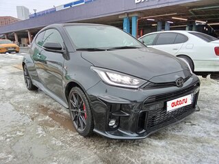 2020 Toyota Yaris IV, чёрный, 5500000 рублей, вид 2