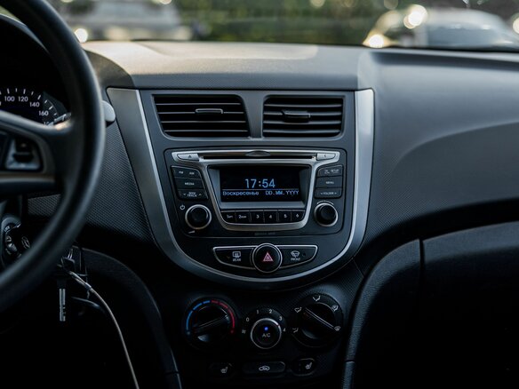 2015 Hyundai Solaris I Рестайлинг, белый - вид 6