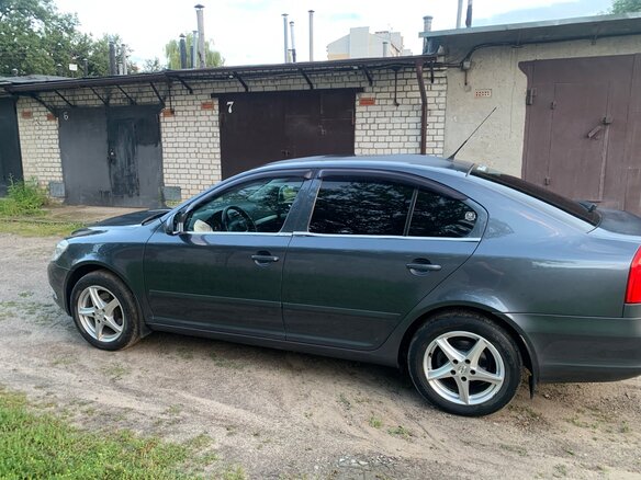 2009 Skoda Octavia II (A5) Рестайлинг, серый, 950000 рублей - вид 4