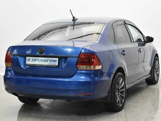 2018 Volkswagen Polo V Рестайлинг, синий, 895000 рублей, вид 4