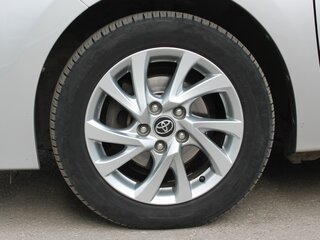 2016 Toyota Corolla XI (E160, E170, E180), серебристый, 1500000 рублей, вид 5