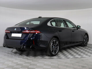 2025 BMW 5 серии Long 530Li xDrive VIII (G60/G61/G68), синий, 8200000 рублей, вид 3
