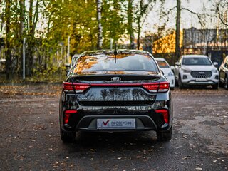 2018 Kia Rio IV, чёрный, 1380000 рублей, вид 4