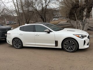 2020 Kia Stinger I, белый, 2900000 рублей, вид 2