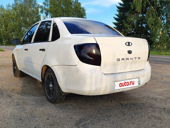 2013 Lada (ВАЗ) Granta I, белый, 260000 рублей - вид 4