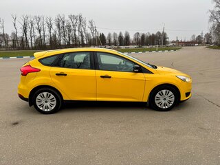 2018 Ford Focus III Рестайлинг, жёлтый, 720000 рублей, вид 4