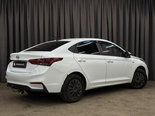 2018 Hyundai Solaris II, белый, 599777 рублей, вид 4
