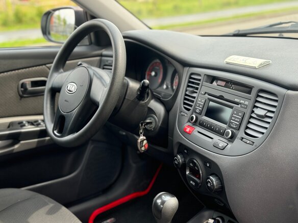 2011 Kia Rio II Рестайлинг, белый - вид 16