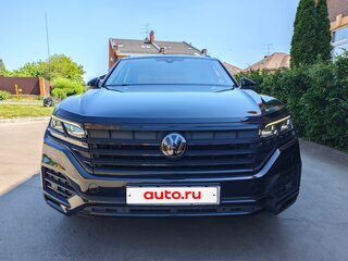 2020 Volkswagen Touareg III, чёрный, 7500000 рублей, вид 3