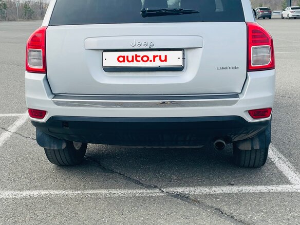 2012 Jeep Compass I Рестайлинг, серебристый - вид 4