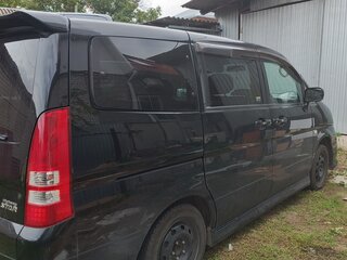 2003 Nissan Serena II (C24), чёрный, 680000 рублей, вид 4