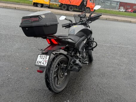 2023 Bajaj Dominar 400, чёрный, 420000 рублей, вид 3