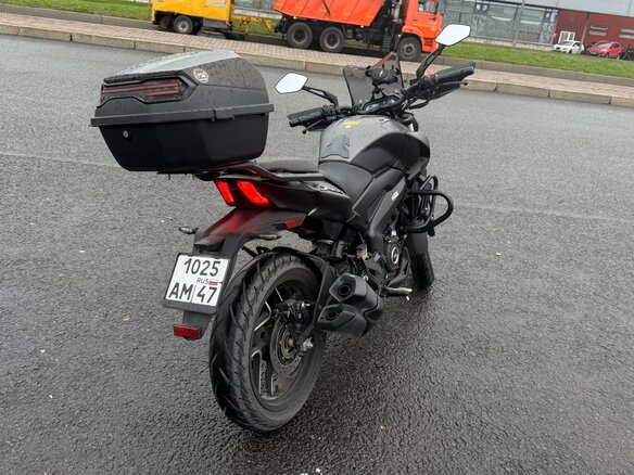 2023 Bajaj Dominar 400, чёрный, 420000 рублей - вид 2