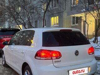 2011 Volkswagen Golf VI, белый, 800000 рублей, вид 3