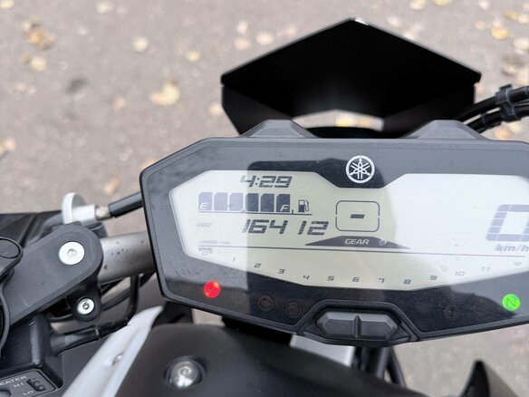 2015 Yamaha MT-07 (FZ-07), белый, 550000 рублей - вид 5