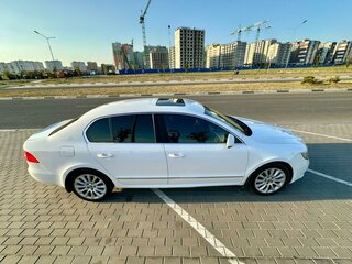 2011 Skoda Superb DSG II, белый, 950000 рублей, вид 2
