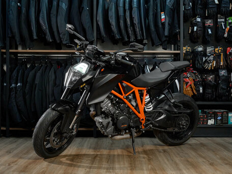 2016 KTM 1290 Super Duke R, чёрный, 790000 рублей, вид 1