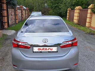 2014 Toyota Corolla XI (E160, E170, E180), серебристый, 1200000 рублей, вид 3