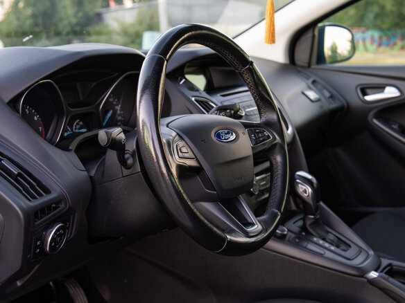 2017 Ford Focus III Рестайлинг, белый, 1400000 рублей - вид 12