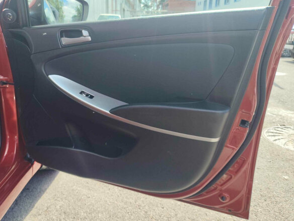 2016 Hyundai Solaris I Рестайлинг, красный - вид 12