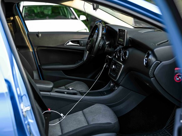 2014 Mercedes-Benz GLA 200 I (X156), голубой, 1435000 рублей - вид 10