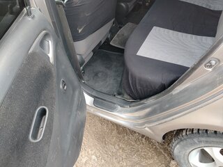 2005 Toyota Vitz I (P10), серый, 495000 рублей, вид 3