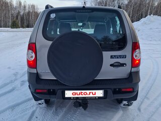 2018 Chevrolet Niva I Рестайлинг, серый, 730000 рублей, вид 4