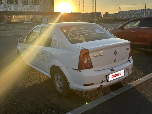 2013 Renault Logan I Рестайлинг, белый - вид 2
