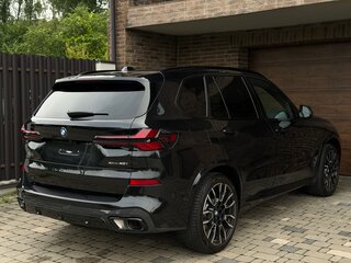 2023 BMW X5 40i IV (G05/G18) Рестайлинг, чёрный, 6930000 рублей, вид 5
