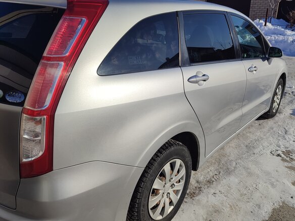 2012 Honda Stream II Рестайлинг, серебристый, 850000 рублей - вид 2