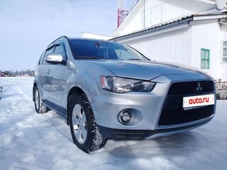 2010 Mitsubishi Outlander II Рестайлинг, серебристый, 1575000 рублей, вид 2