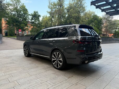 2024 BMW X7 40d I (G07) Рестайлинг, серый, 14999000 рублей, вид 5