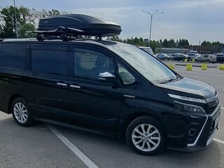 2019 Toyota Voxy III (R80) Рестайлинг, чёрный, 2550000 рублей, вид 3