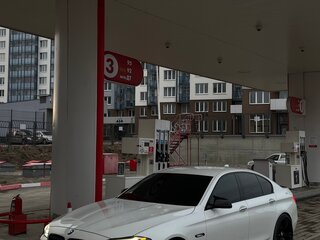 2013 BMW 5 серии 520d VI (F10/F11/F07) Рестайлинг, белый, 1650000 рублей, вид 2