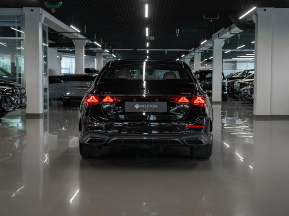 2026 Mercedes-Benz E-Класс 300 VI (W214, S214), чёрный - вид 5